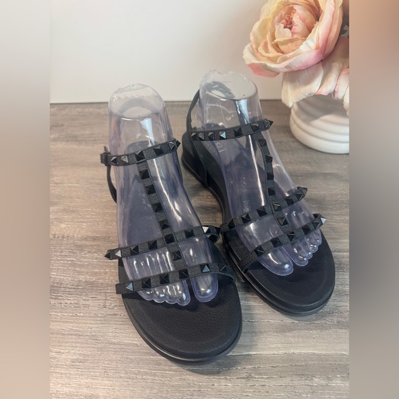 Vaneli Nelina Black Studded Sandals size 8.5 $100 EUC - Picture 4 of 11